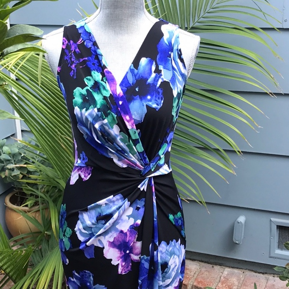 Dress - Picture 2 of 7